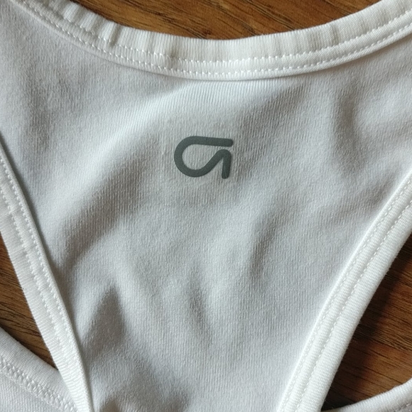 Gap - racerback tank - activewear - Picture 4 of 6